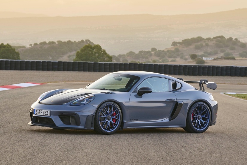 Porsche 718 Cayman GT4 RS