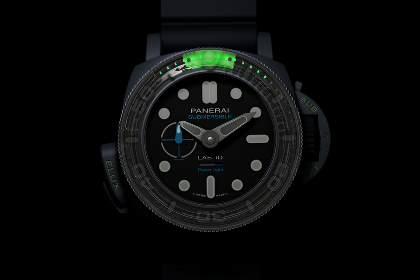 Panerai 全新 Submersible Elux LAB-ID