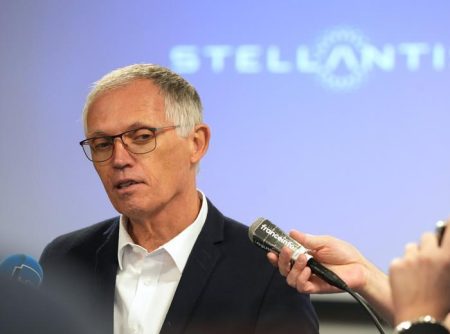 斯泰蘭提斯CEO卡洛斯·塔瓦雷斯意外辭職!