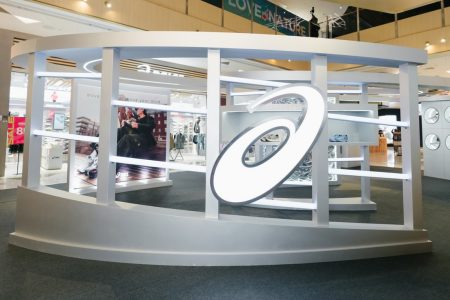 Première exposition de la boutique ASICS à Hong Kong, plus de 10 modèles de chaussures populaires au K11 Art Mall !