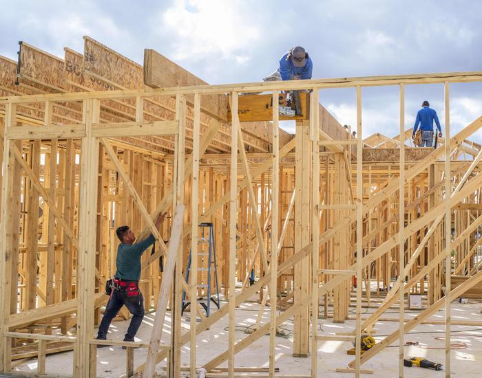 住宅建設業者のセンチメント、最低水準に