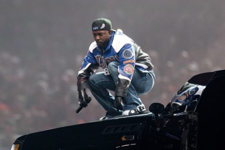 أداء كيندريك لامار في السوبر بول زاد من حجم تجارة أحذية Nike Air DT Max ‘96 بنسبة 413%