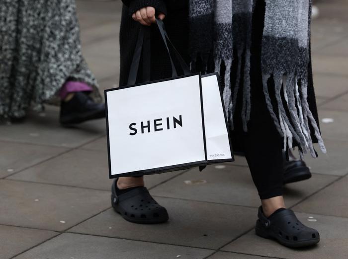 Sheinの上場計画と利益減少についての報道