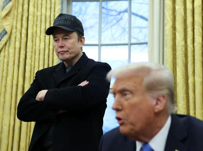 トランプ大統領、連邦政府職員解雇方針で失業申請急増