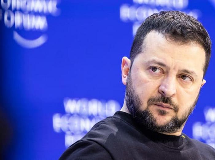 ゼレンスキー大統領、平和のため職を譲る意向を示す