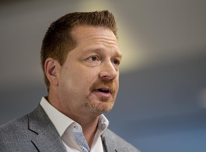 CrowdStrikeの厳しい収益予想と株価下落