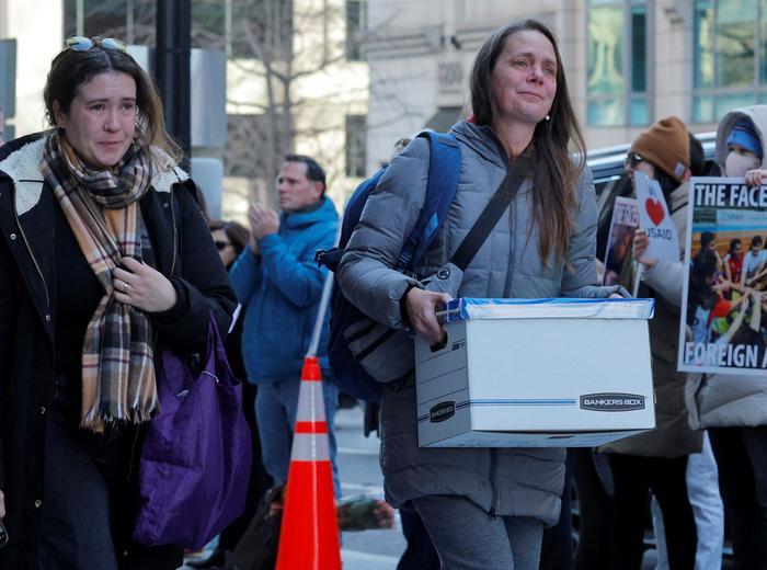 USAID解雇の背景に迫るトランプ政策の影響