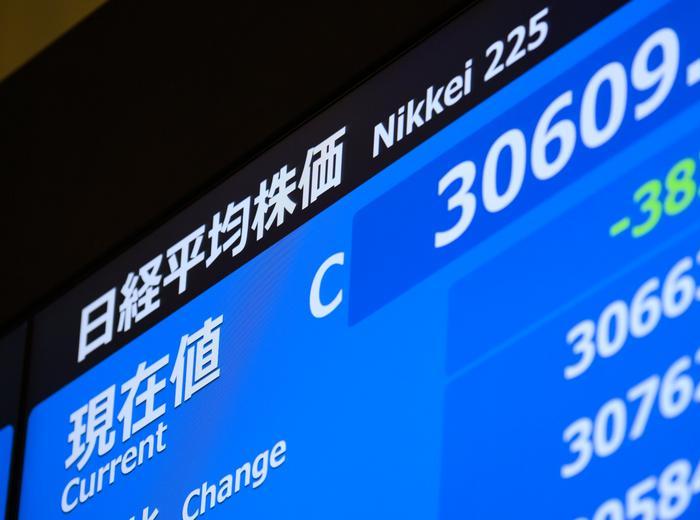 日本の国債市場、利回り急上昇の背景とは