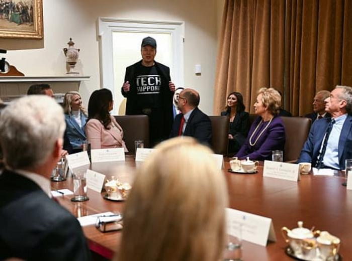 エロン・マスクの発言がテスラ株を揺るがす