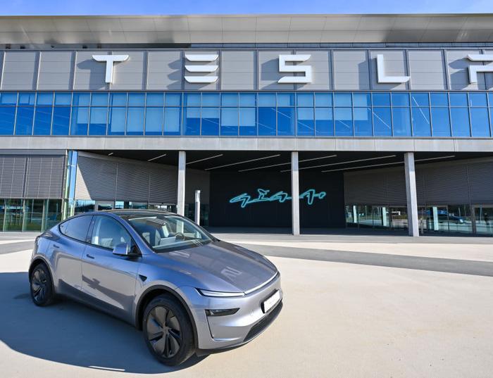 テスラ株価、TD Cowenが「バイ」に格上げ