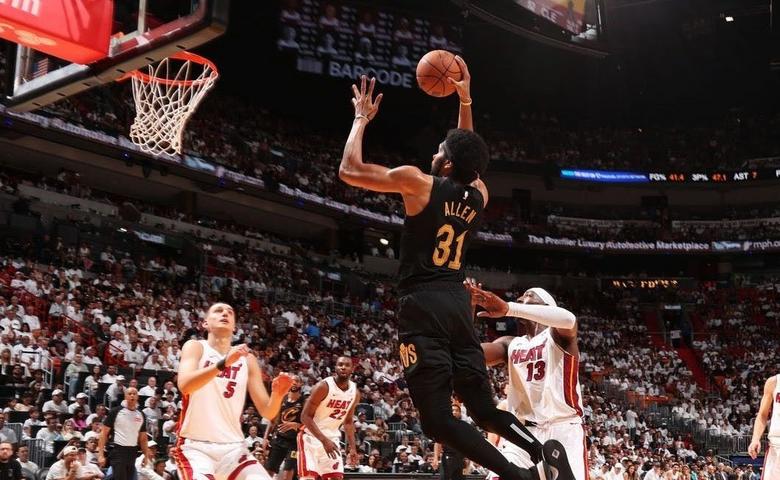 邁阿密熱火主場慘敗,124比87創季後賽最大失利,Tyler Herro表現低迷,Bam Adebayo頻頻失誤