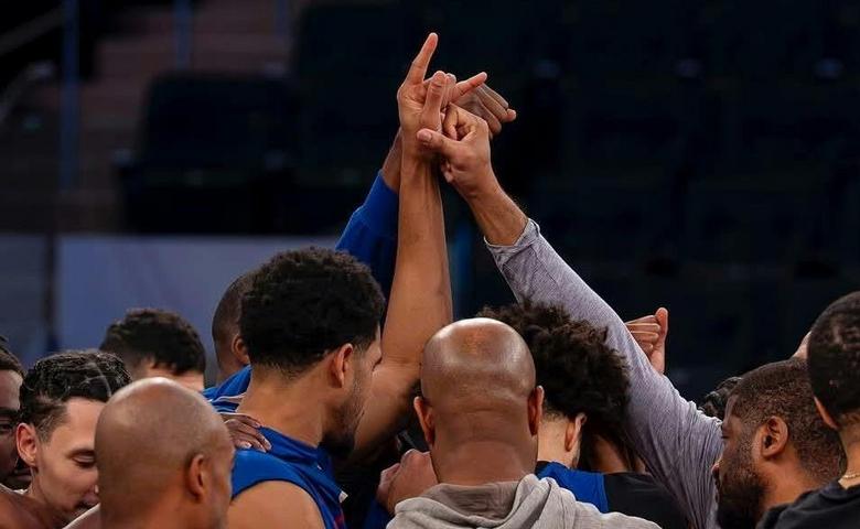 活塞緊握機會,關鍵時刻擊敗尼克,系列賽變成2-3