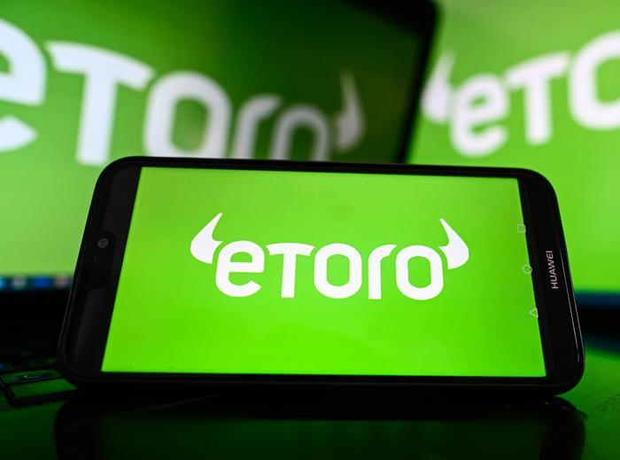 eToroのIPO価格設定、52ドルで市場の需要をテスト