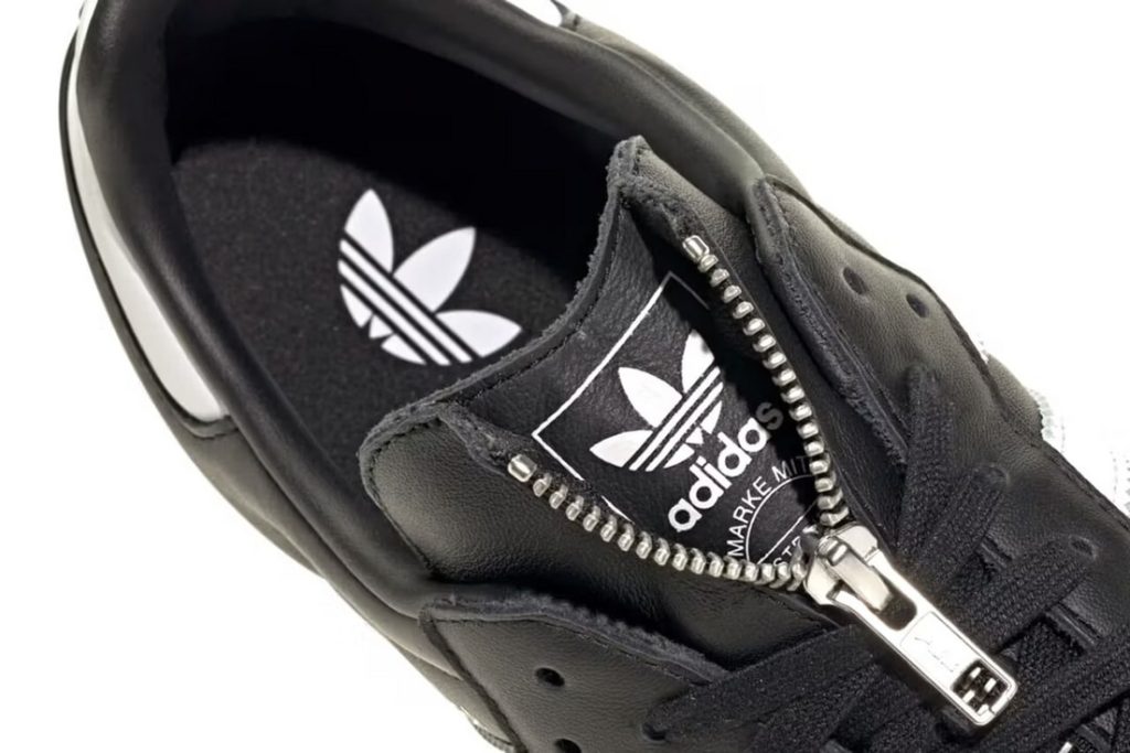 全新 Jeremy Scott x adidas Samba 步出時尚,獨特拉鍊設計,耐磨型深色橡膠外底