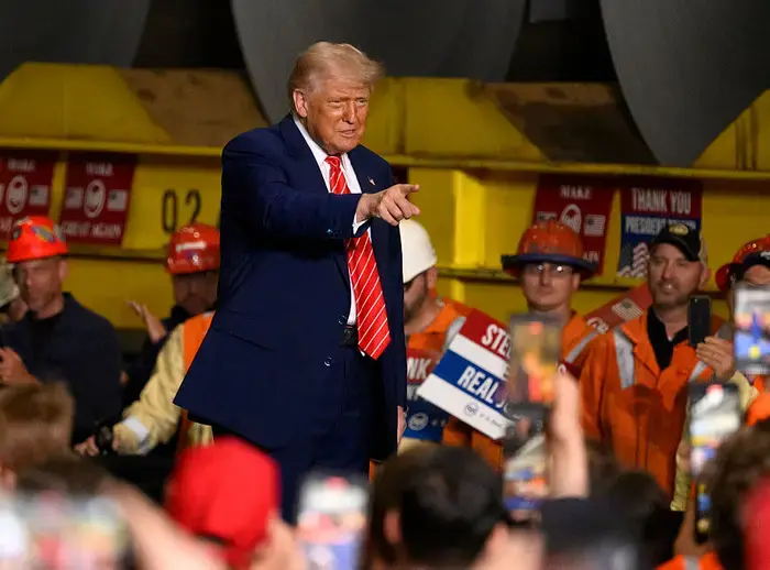 トランプ大統領、鉄鋼関税を倍増と発表