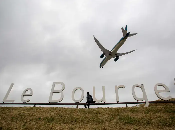 ボーイング787-9型機、パリ航空ショーでフライトディスプレイ