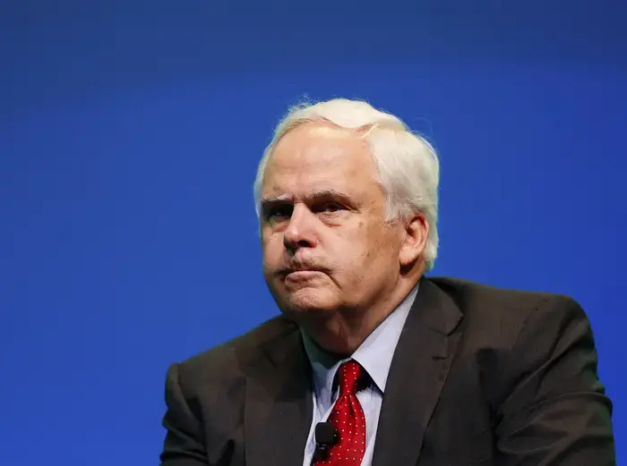 Frederick Smith氏の訃報とFedExの歴史的功績