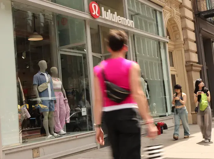 ルルレモン、収益見通しを引き下げ