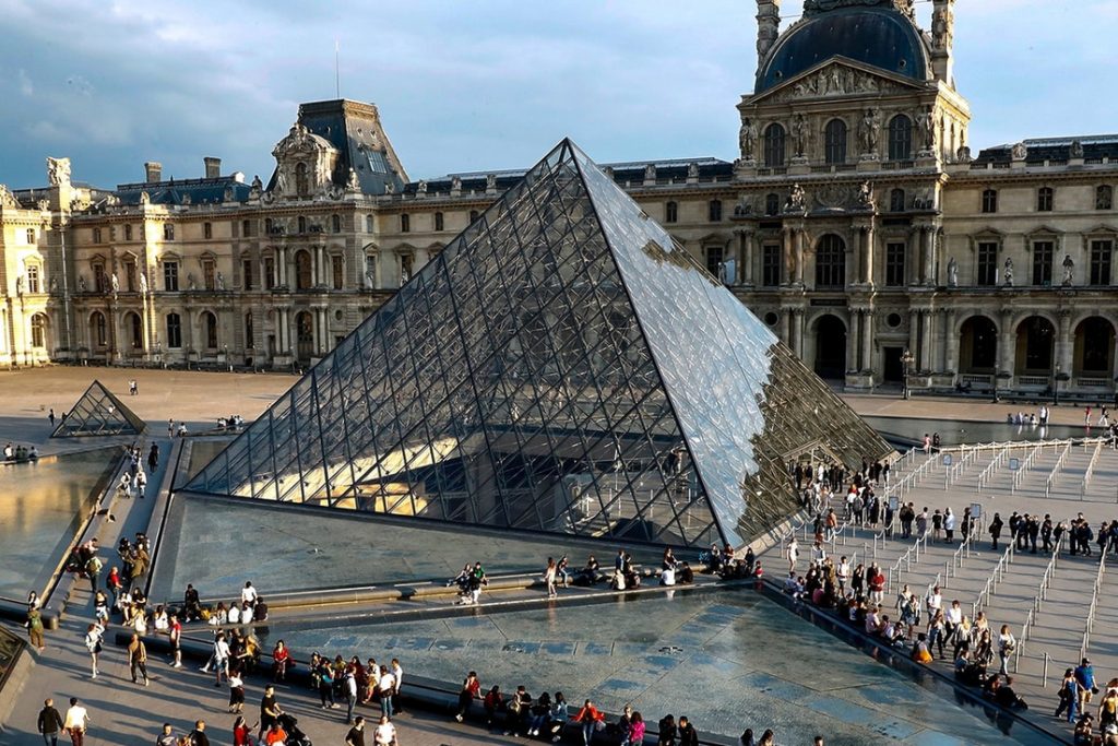 羅浮宮員工罷工,超過千人排隊盡失希望,藝術品保護迫在眉睫