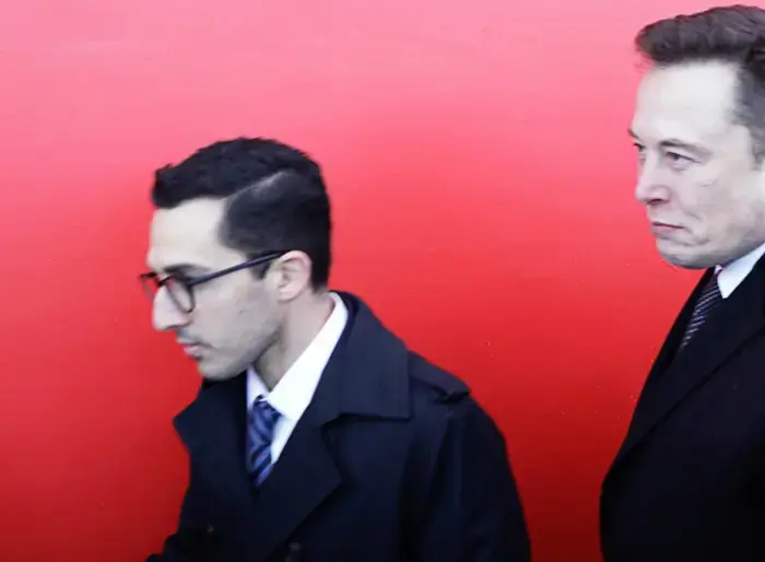 エロン・マスクが副社長オメッド・アフシャーを解雇