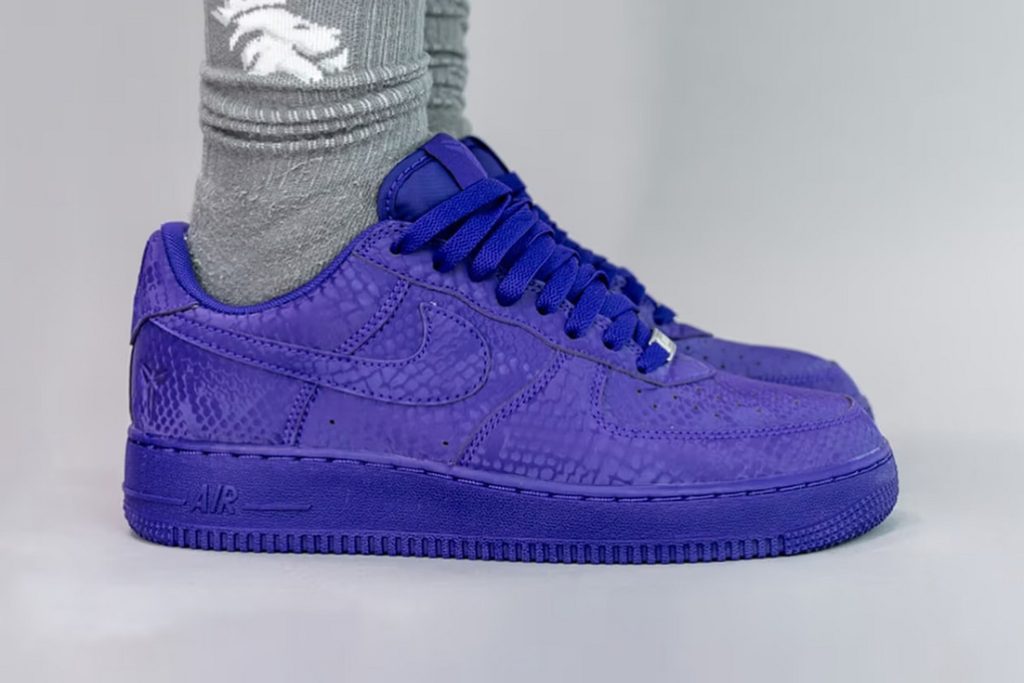 Nike 新推高比·拜仁靈感 Air Force 1 Low「Court Purple」,紫色蛇鱗紋理設計,象徵8號傳奇!
