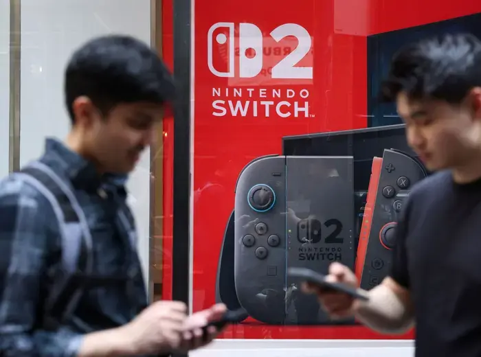 任天堂 Switch 2 発売、期待のファンが購入目指す
