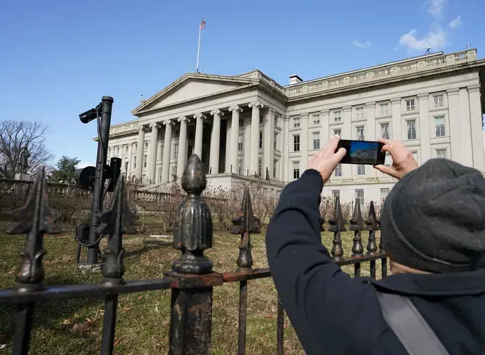 短期債券市場に注目する投資家たち