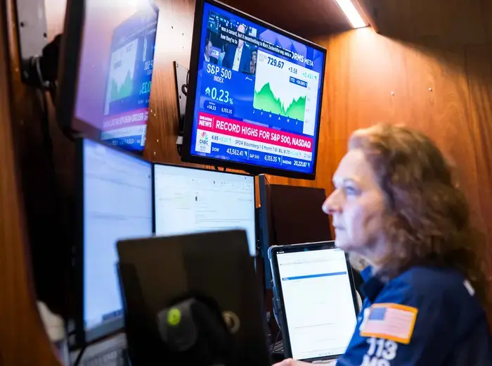 米国財務省の利回り低下、注目の歳出法案が影響