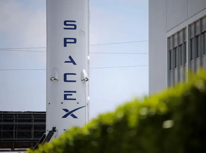 ホワイトハウス、SpaceX契約の精査を指示