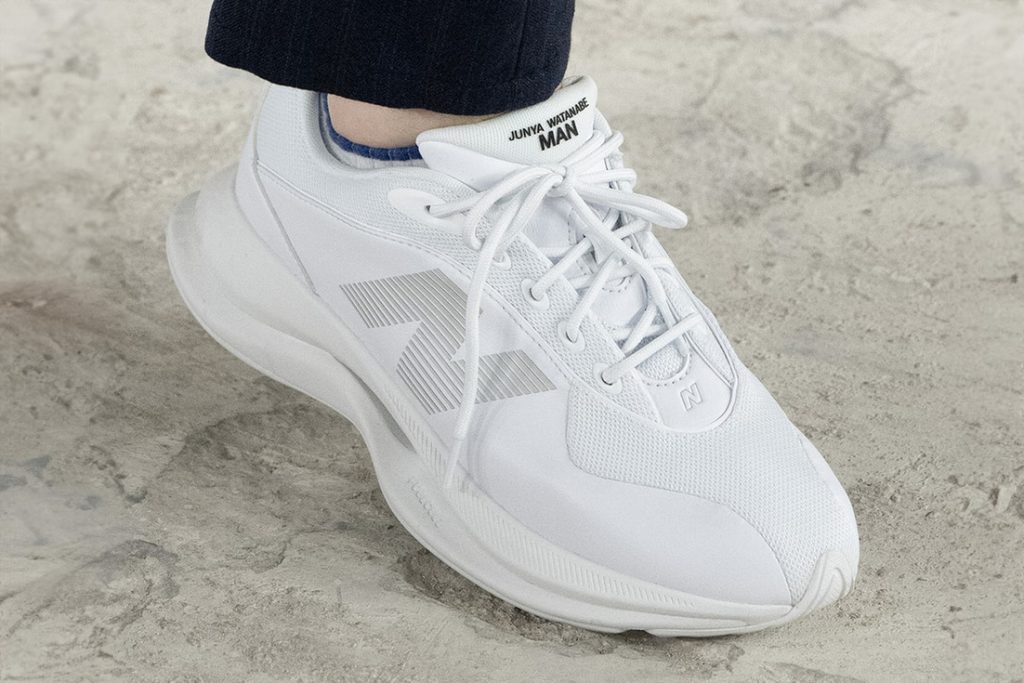 Junya Watanabe MAN x New Balance 推出全新 Tech Form 100,春夏時裝秀首辦,運動正裝風格獨特