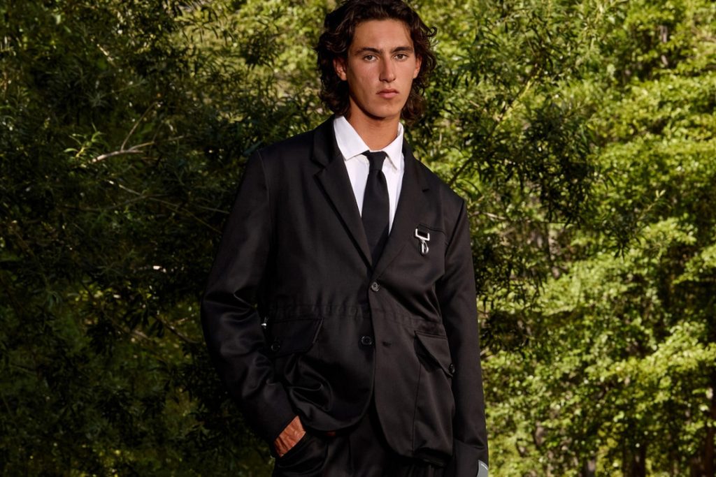 ريغ كوبر مصمم الأزياء المبتكر من فلوريدا الذي يغير قواعد الموضة في باريس ولوس أنجلوس