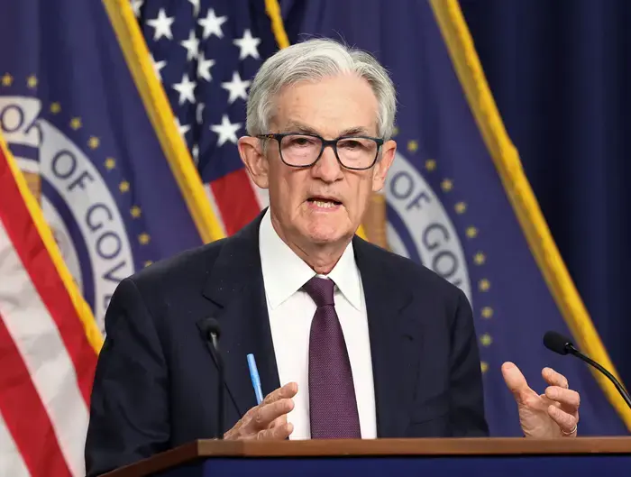 米国ワシントンでの金利据え置き決定の背景