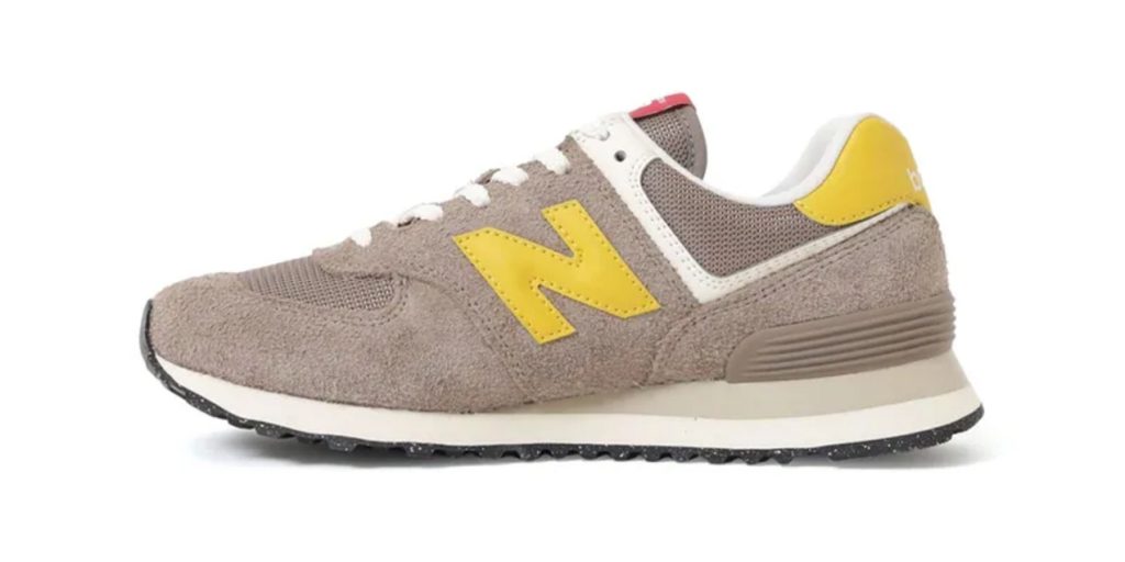 New Balance 運動鞋,Mushroom色調麂皮搭配芥末黃細節,增強復古風格