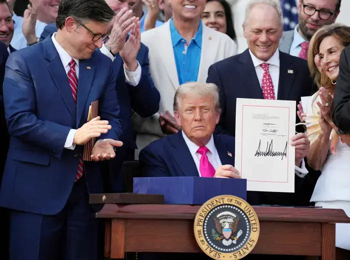 トランプ大統領が署名したメディケイド削減法案の影響