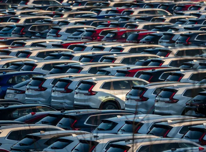 日本の自動車メーカーの株価が急騰