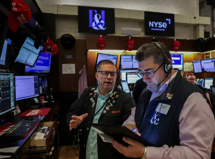 企業の最新動向と株価の影響