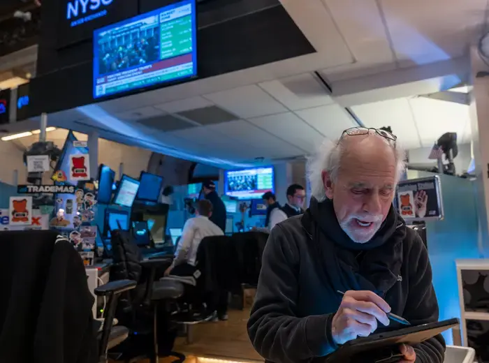 金融市場、経済指標発表を前に緊張感高まる