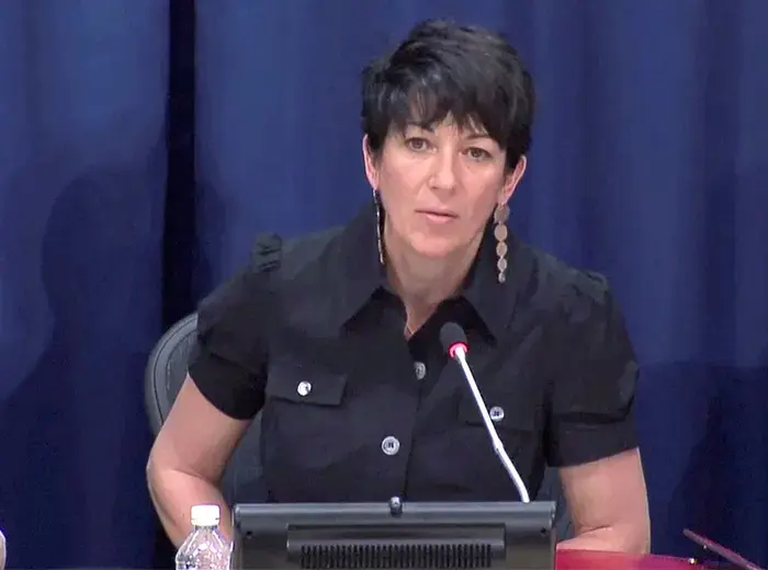 Ghislaine Maxwell、Todd Blancheとの重要な会議を開始