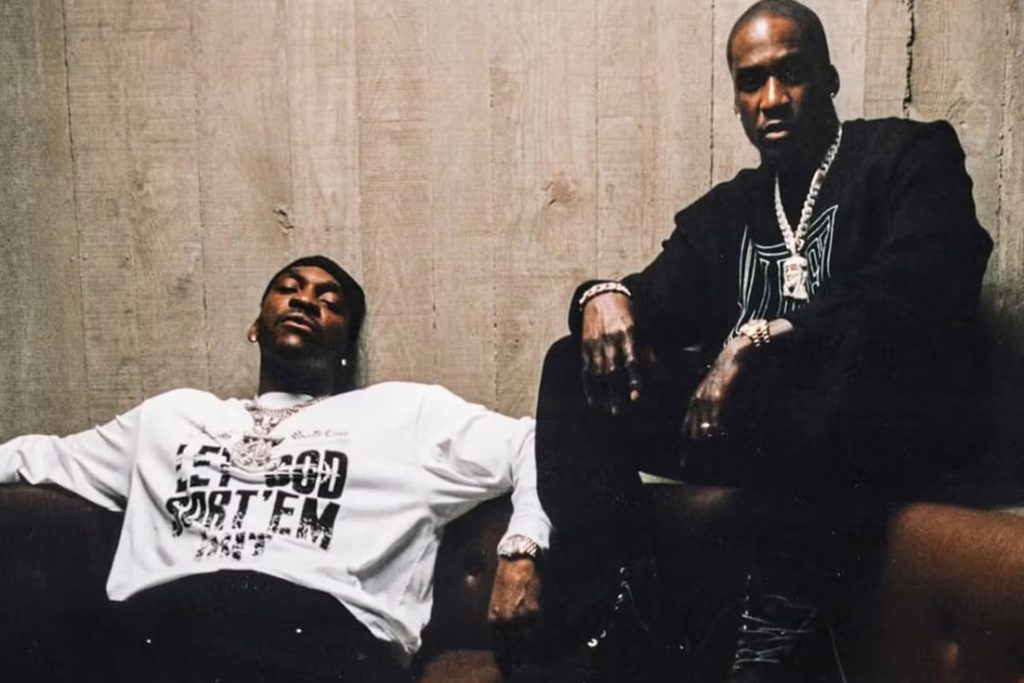 سلسلة تعاون Clipse وCarhartt WIP تبرز بأسلوب الشارع والأزياء القوية