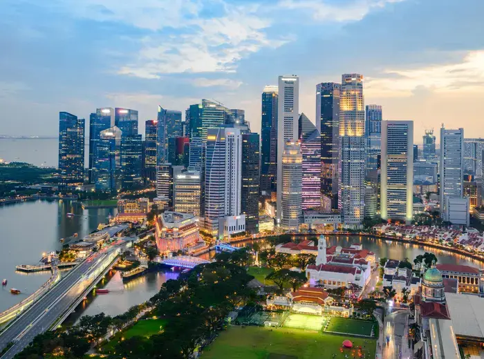 シンガポール、2025年に向けた経済警告