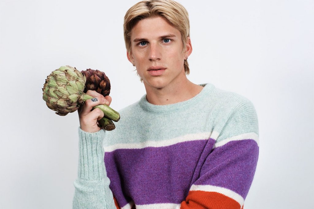 JW Anderson 2026 春季度假系列推出,獨特設計融合手工藝術,包含多種優質材料