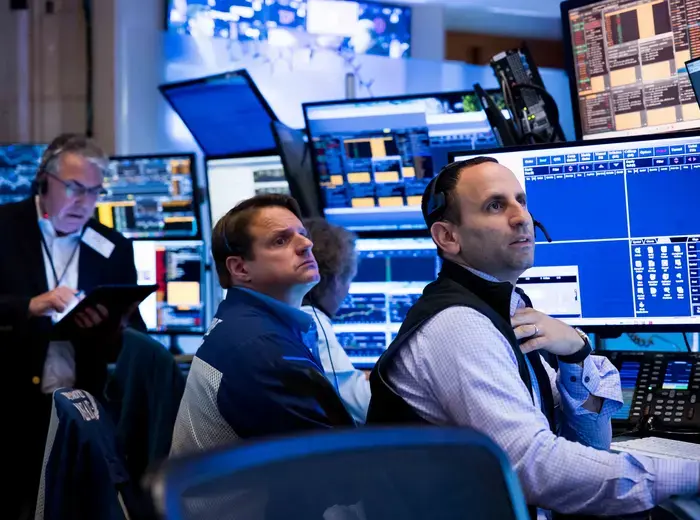 アメリカの株式先物が小幅下落、最高値達成後の調整