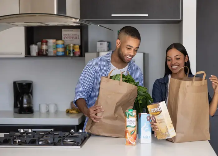 Amazon、同日配達の生鮮食品サービスを拡大