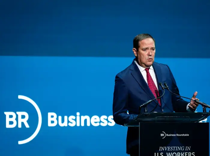 Ciscoの2025年第4四半期業績に関する分析とChuck Robbinsの発言