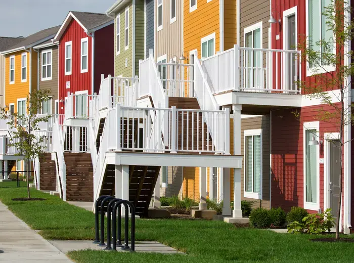 学生向け住宅市場における経済的影響とは