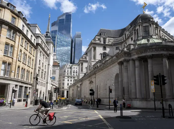 ミュンヘン再保険会社(Munich Re)株価下落の背景とは