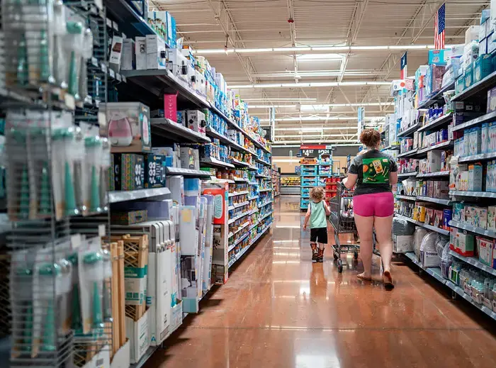 小売業者の決算発表、消費者の状態を反映