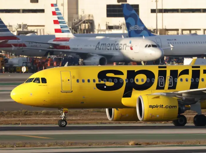 スピリット航空、事業継続の危機を警告