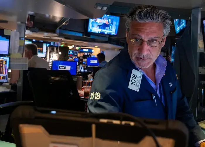 アメリカ経済指標発表前の株式先物動向