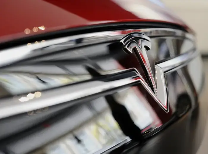 テスラモーターズ、FSDモデル開発の進展を発表